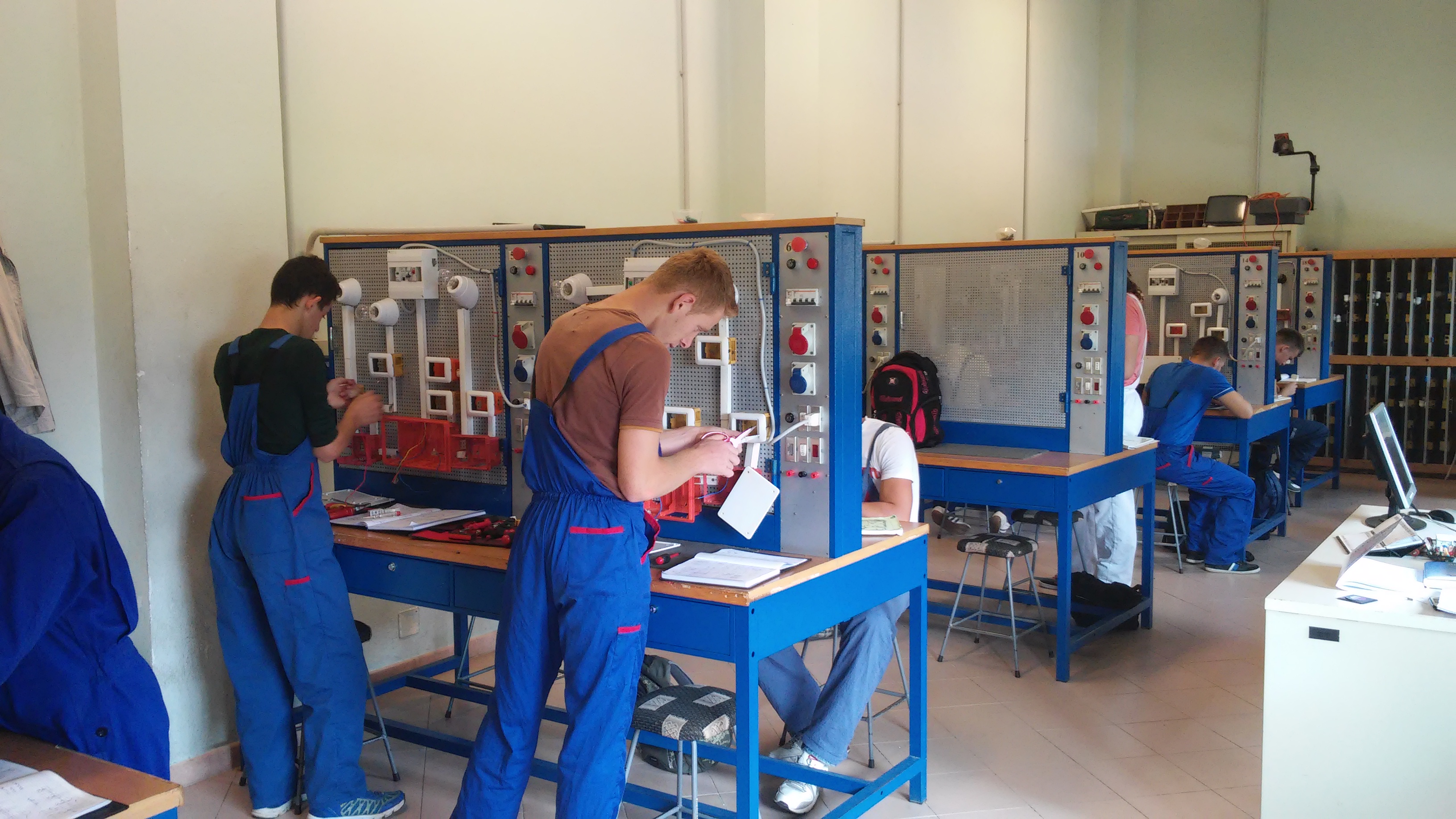 (17 gennaio 2015) Il laboratorio di impianti elettrici potenziato con  i fondi della Cooperazione Italiana allo Sviluppo